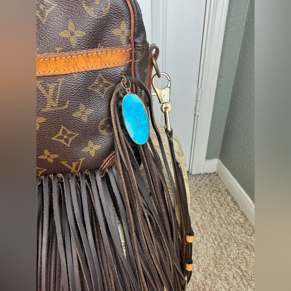 Louis Vuitton Vintage Brown Monogram Crossbody Bag with Fringe - Picture 13 of 16